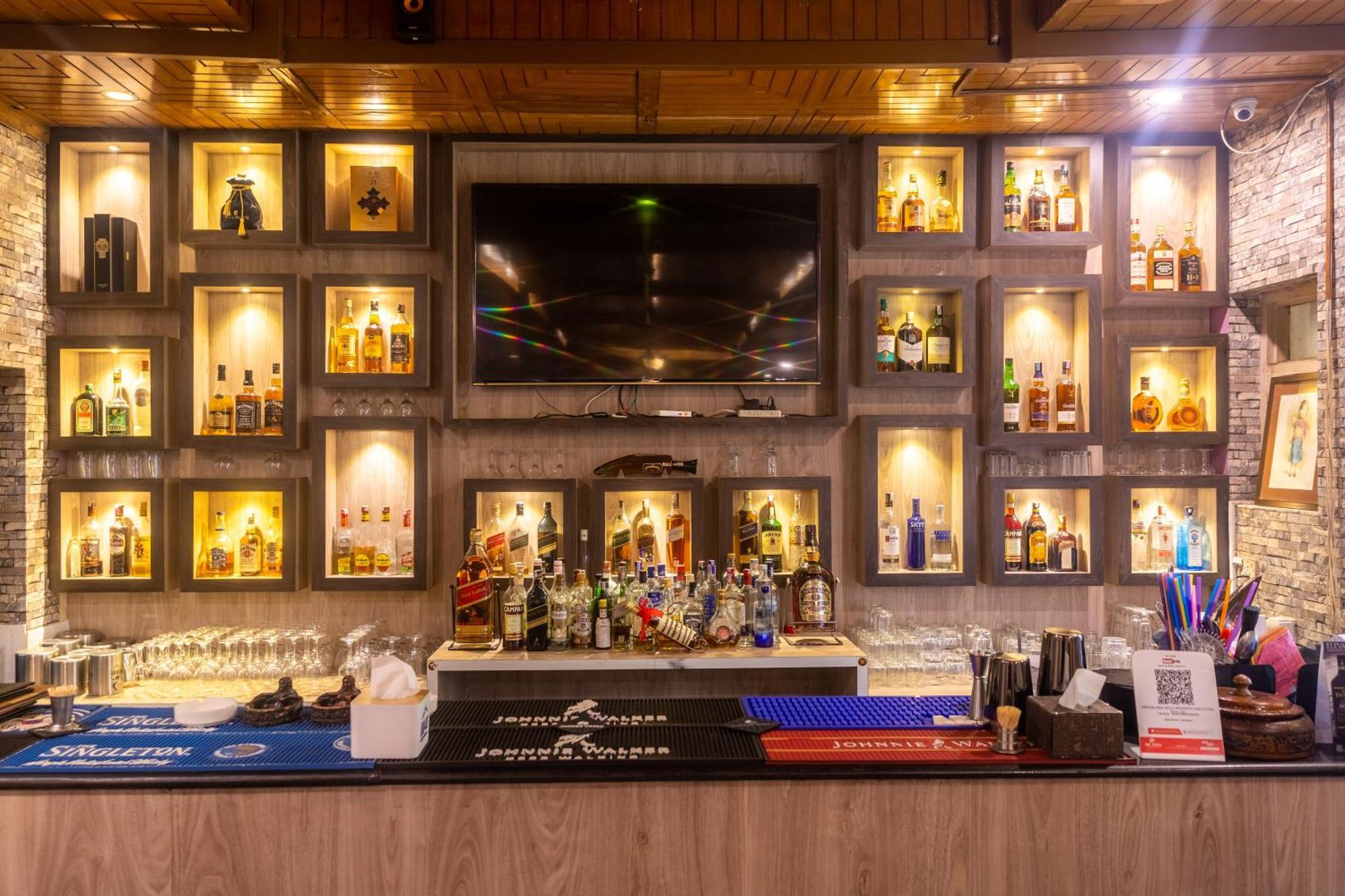 Dreamland Gold Resort & Hotel Bhairāhawā Exteriör bild