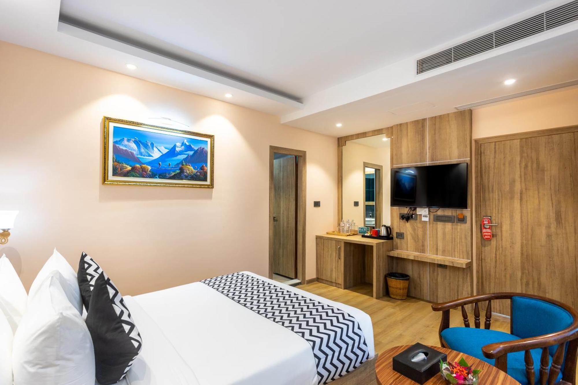 Dreamland Gold Resort & Hotel Bhairāhawā Exteriör bild