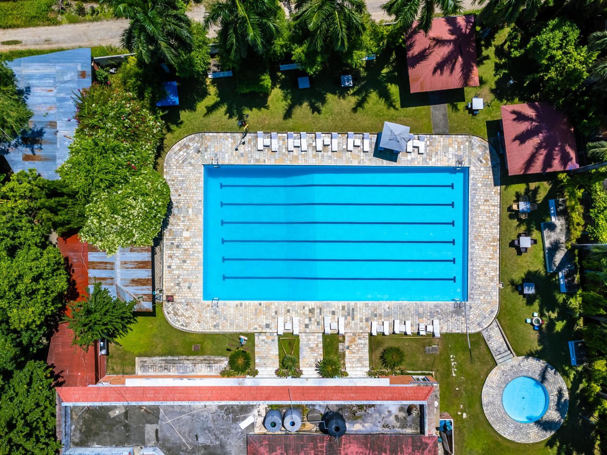 Dreamland Gold Resort & Hotel Bhairāhawā Exteriör bild