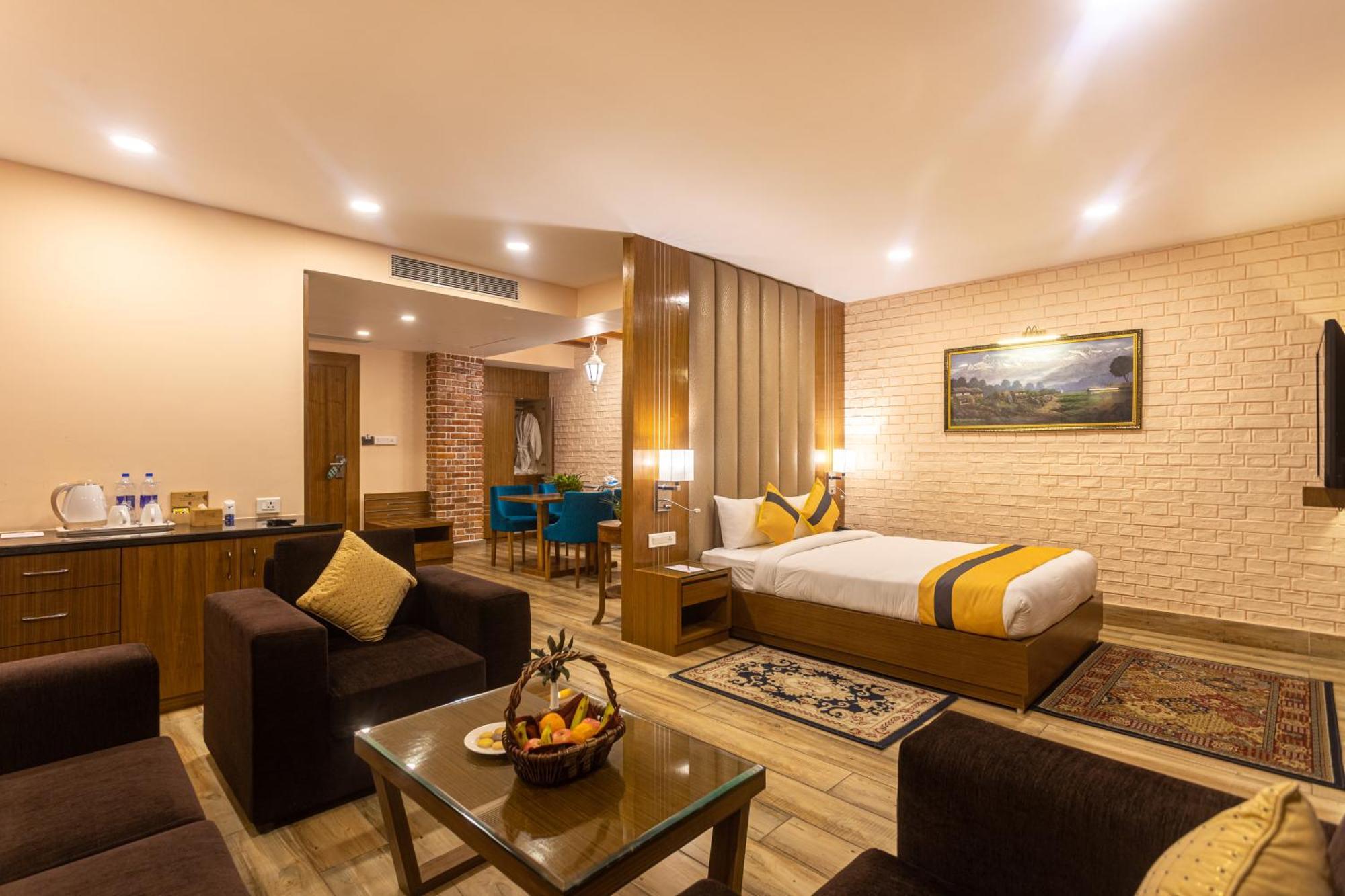 Dreamland Gold Resort & Hotel Bhairāhawā Exteriör bild