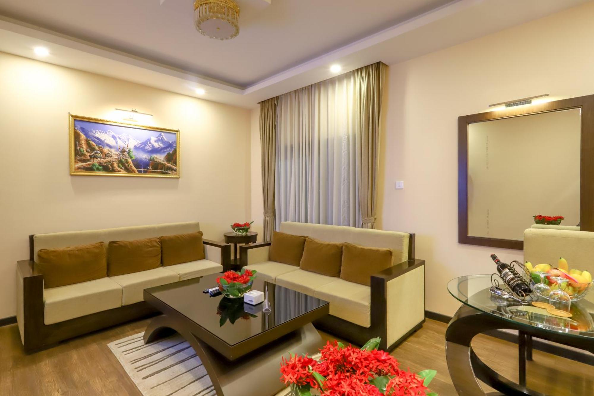 Dreamland Gold Resort & Hotel Bhairāhawā Exteriör bild