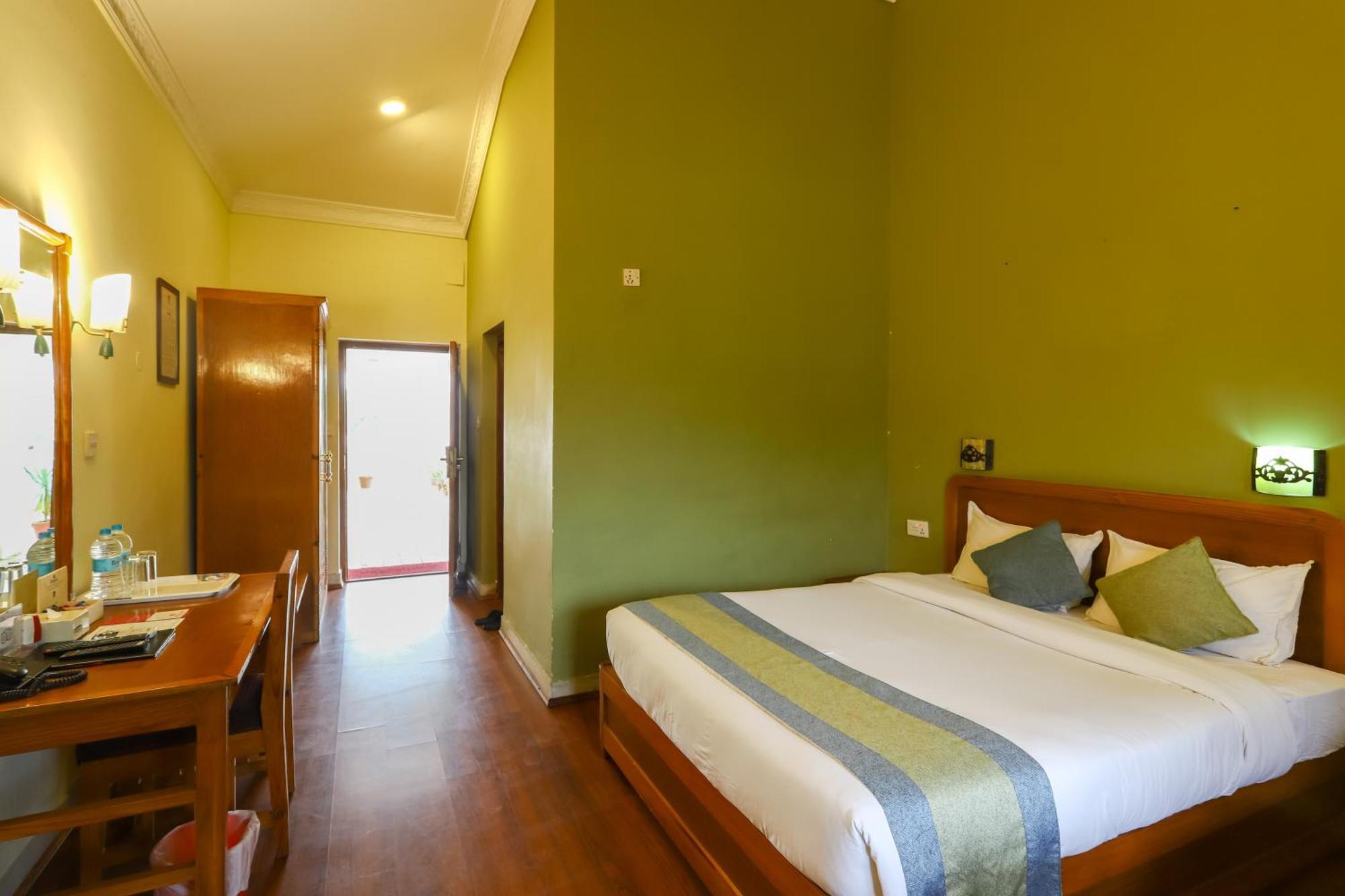 Dreamland Gold Resort & Hotel Bhairāhawā Exteriör bild
