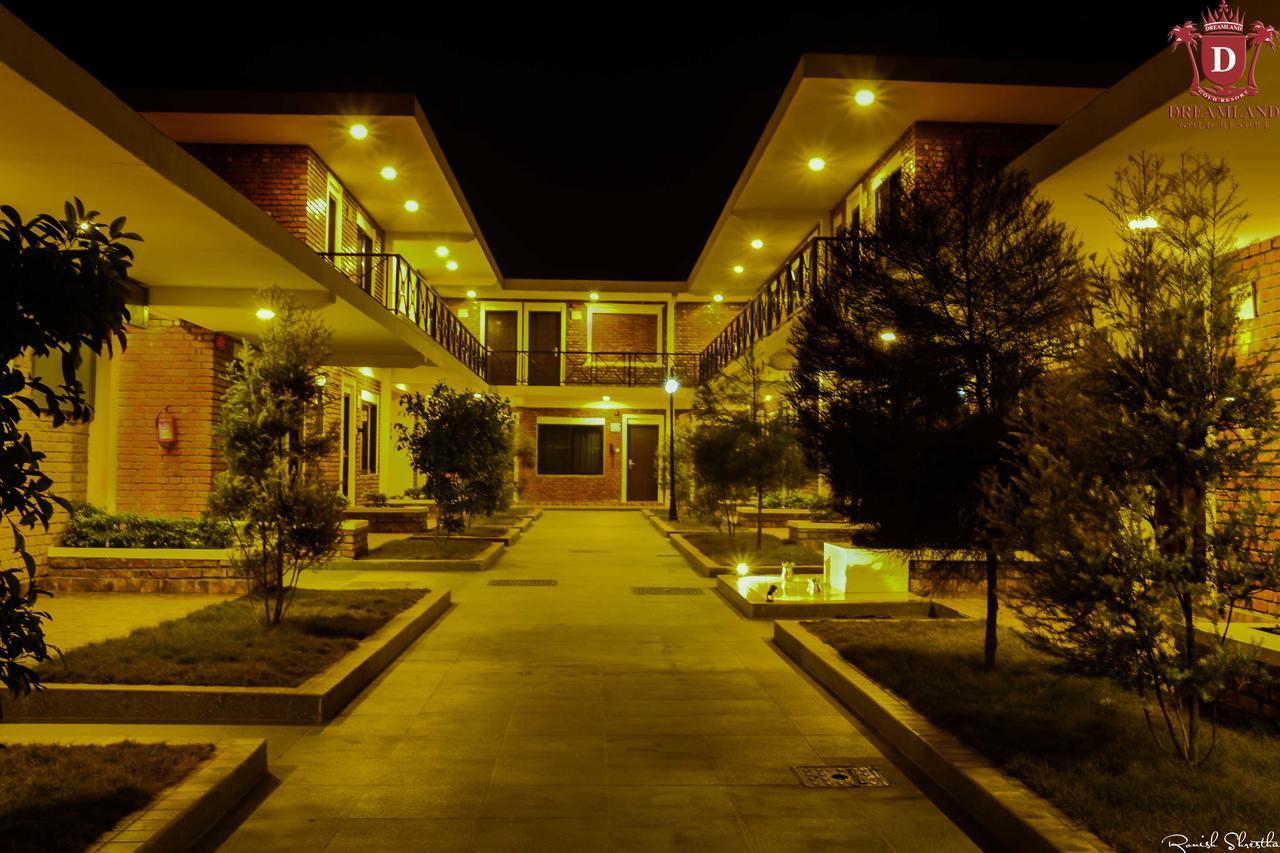 Dreamland Gold Resort & Hotel Bhairāhawā Exteriör bild