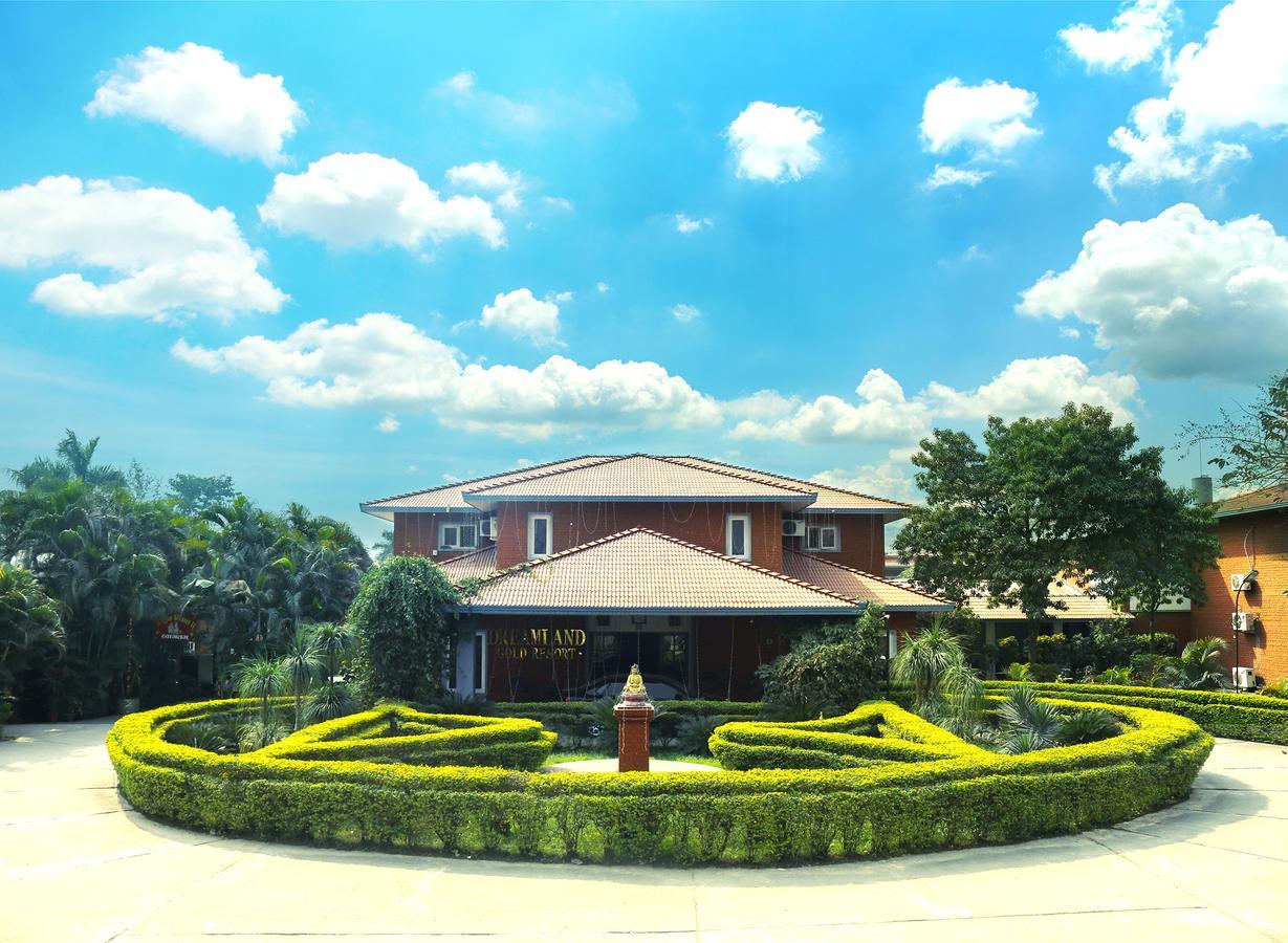 Dreamland Gold Resort & Hotel Bhairāhawā Exteriör bild